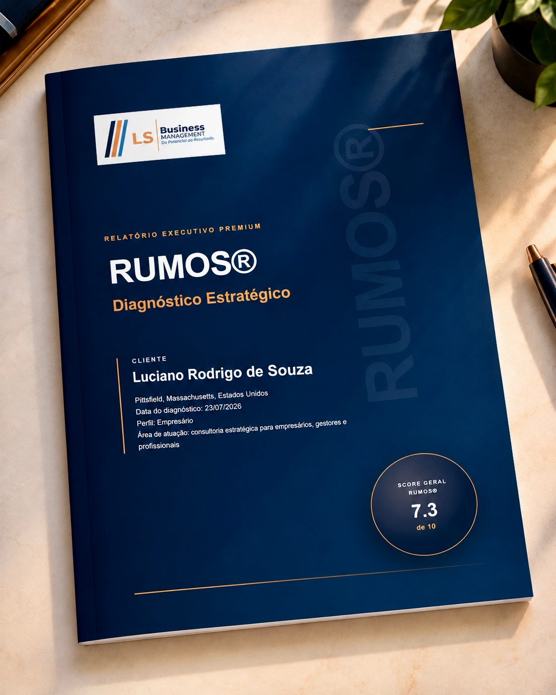Capa real de um relatório RUMOS® personalizado, apresentada em um exemplo